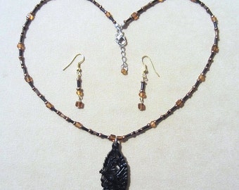 Black Carved Bird & Amber Black Bronze Glass Bead Pendant Set, Seed Bead Necklace Set Glass Bead Jewelry, Jewelry Sets Earth Tones Gift