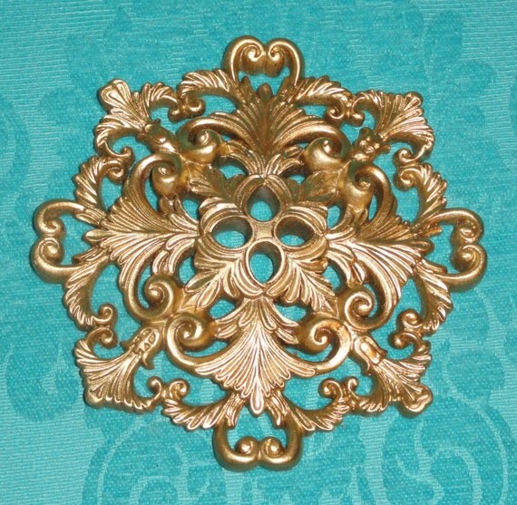 Ornate Cut Out Medallion Style GOLD Home Decor Wall Accessory