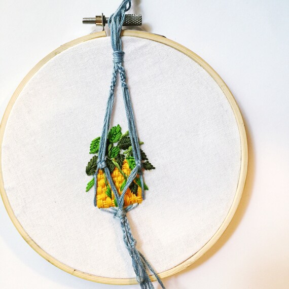 embroidery hoop macrame