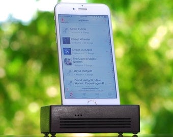 iPhone 6/7 Docking Station - The CONCERT Speaker Dock in BLACK – Use With or Without a Cover - Boosts the Sound