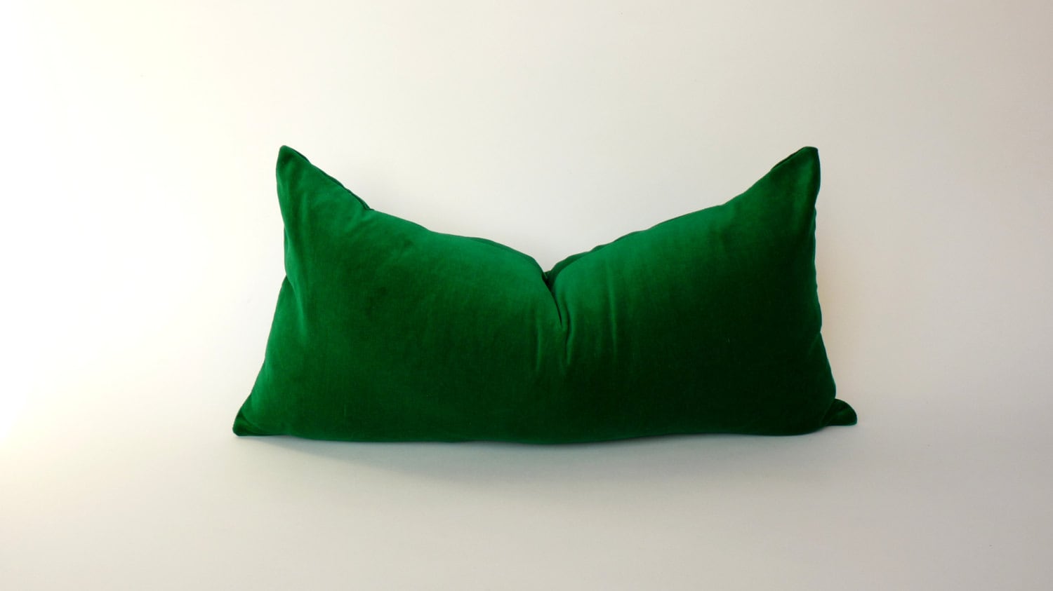 Emerald Green velvet pillow case // Green rectangle pillow