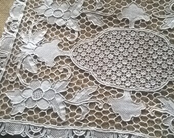 Venetian Art Lace Doily French Antique 1930's Beige Cotton Handmade Lace Table Center Floral Doily #sophieladydeparis