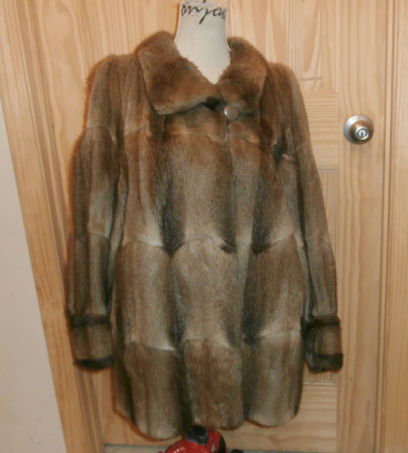A Quany Of Vintage Fur Coats Including Pale Mink Jacket Vintage Musquash Fur Coat Size 16 2 40 00 Of 7