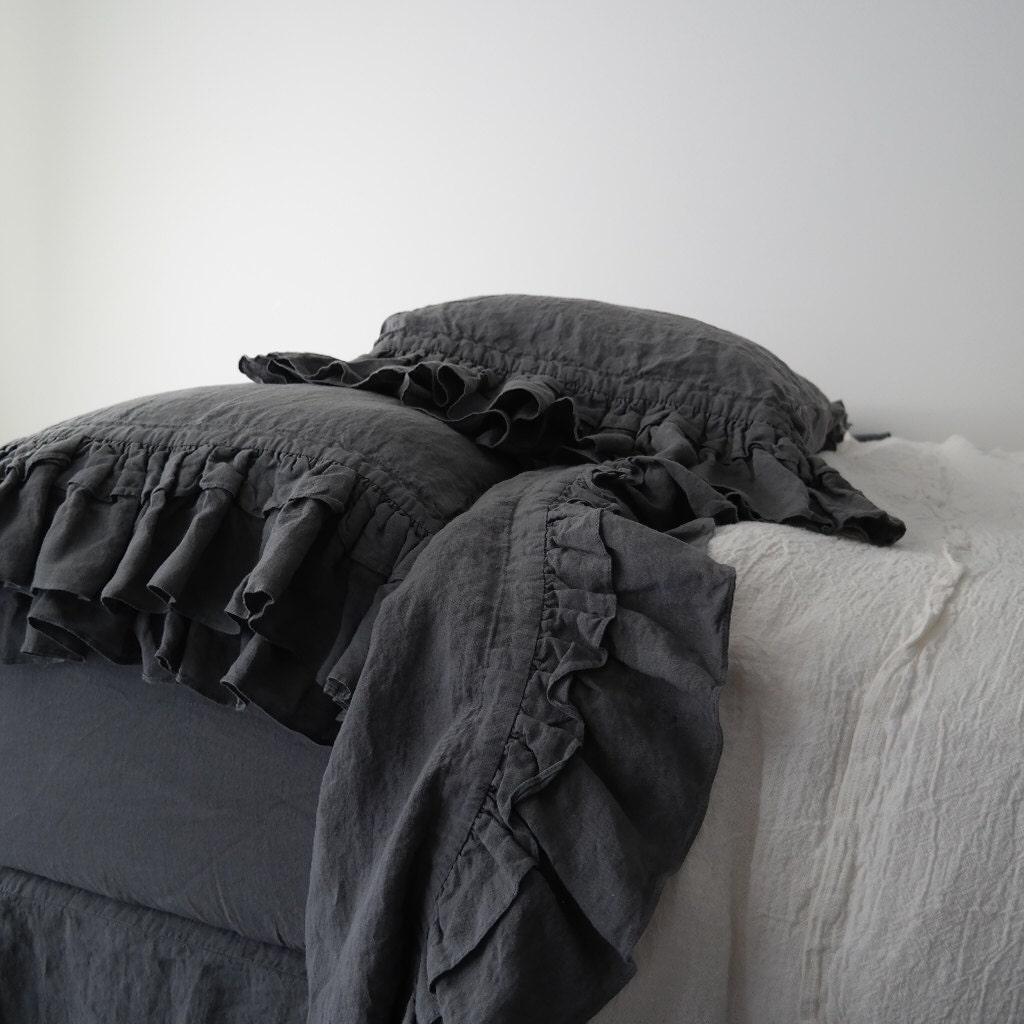 LINEN SHEETS SET with ruffles. 4 piecesflat ruffled top
