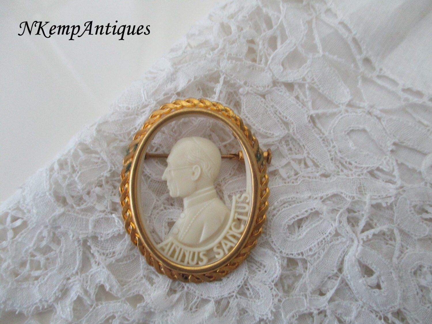 Depose french brooch 1930's