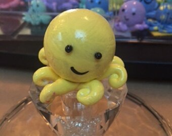 oct-cutie002.Meduim, Octo-cutie- mello yellow Octopus.