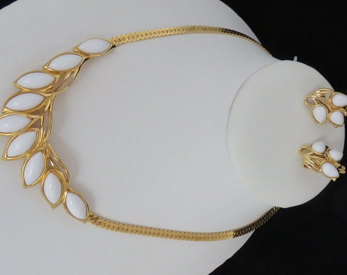Trifari Jewelry Set, Vintage White Glass Necklace Set, Goldtone Herringbone Necklace Set, Demi Parure, Gift Boxed