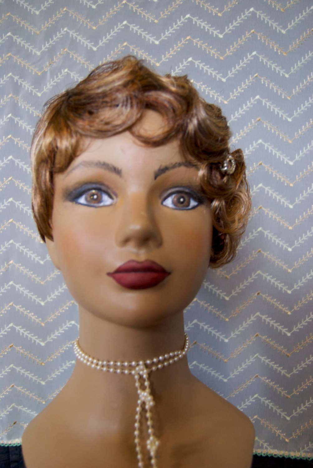 Honey Blonde Finger Wave Wig 0462