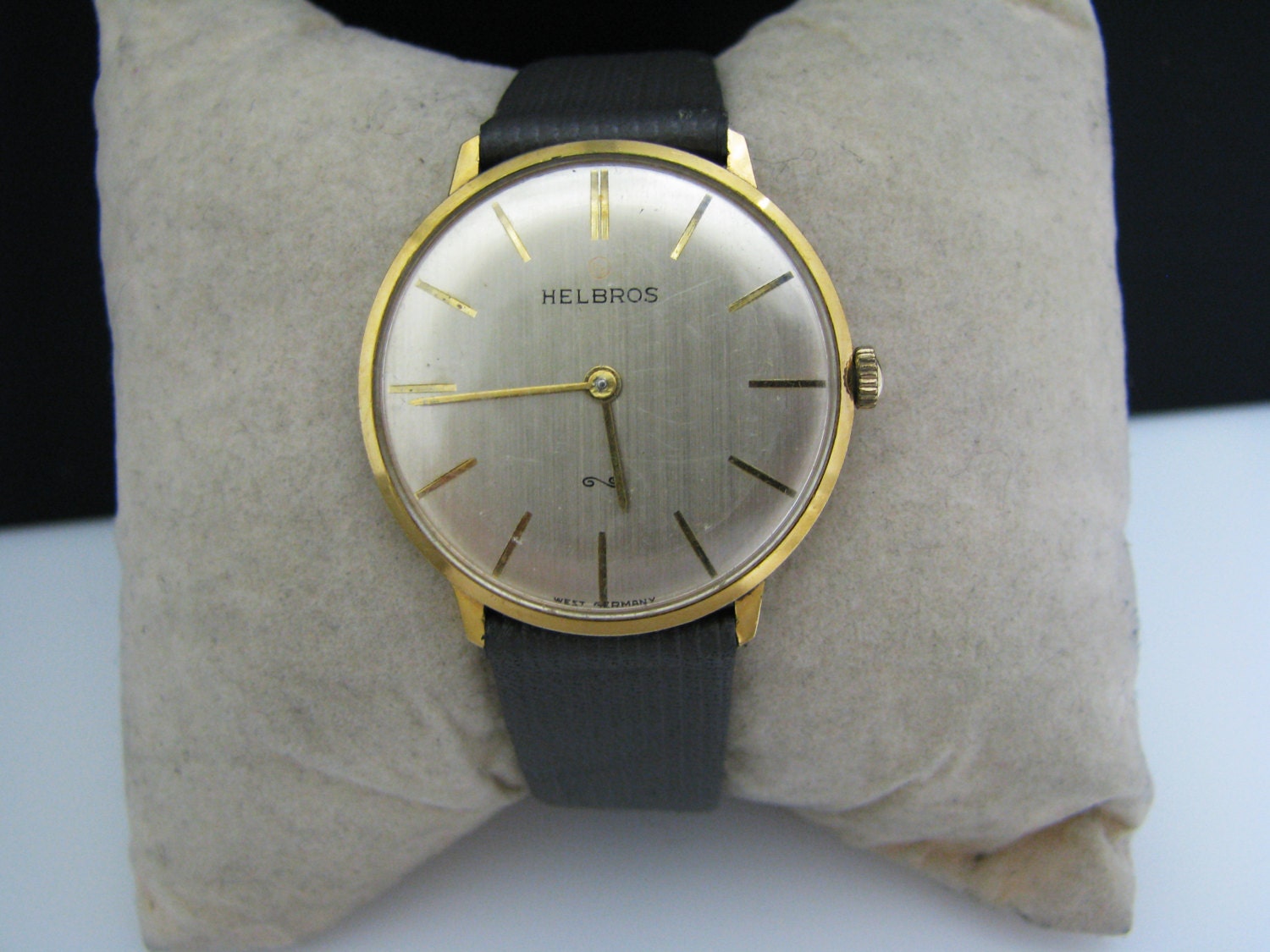 Vintage 1970's Helbros Men's Watch in Gold Tone