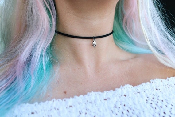 2014 grunge revival — chokers are the best accessories