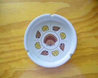 Vintage Otagiri Seashell Motif Ashtray