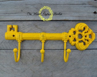 Cast Iron Skeleton Key Wall Hook * Key Hanger * shabby Chic * Wall Decor