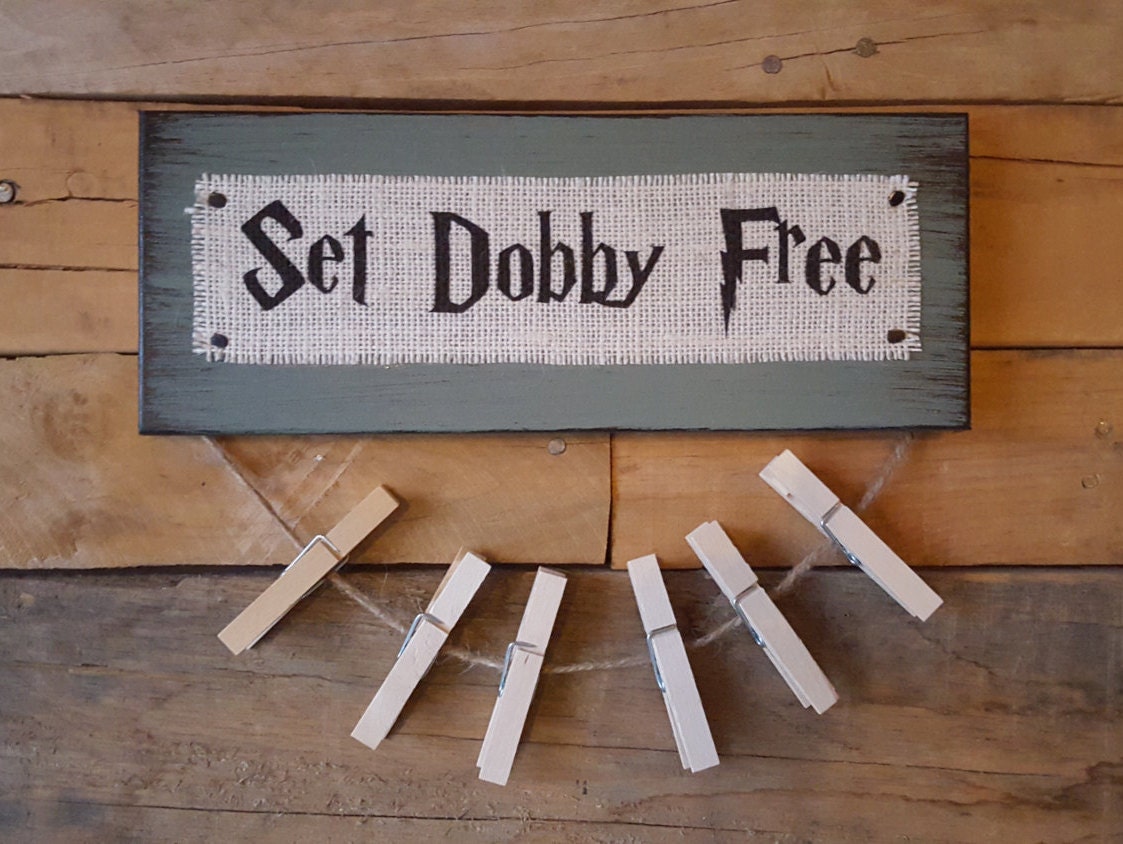 set-dobby-free-burlap-and-wood-sign-with-clothespins-for