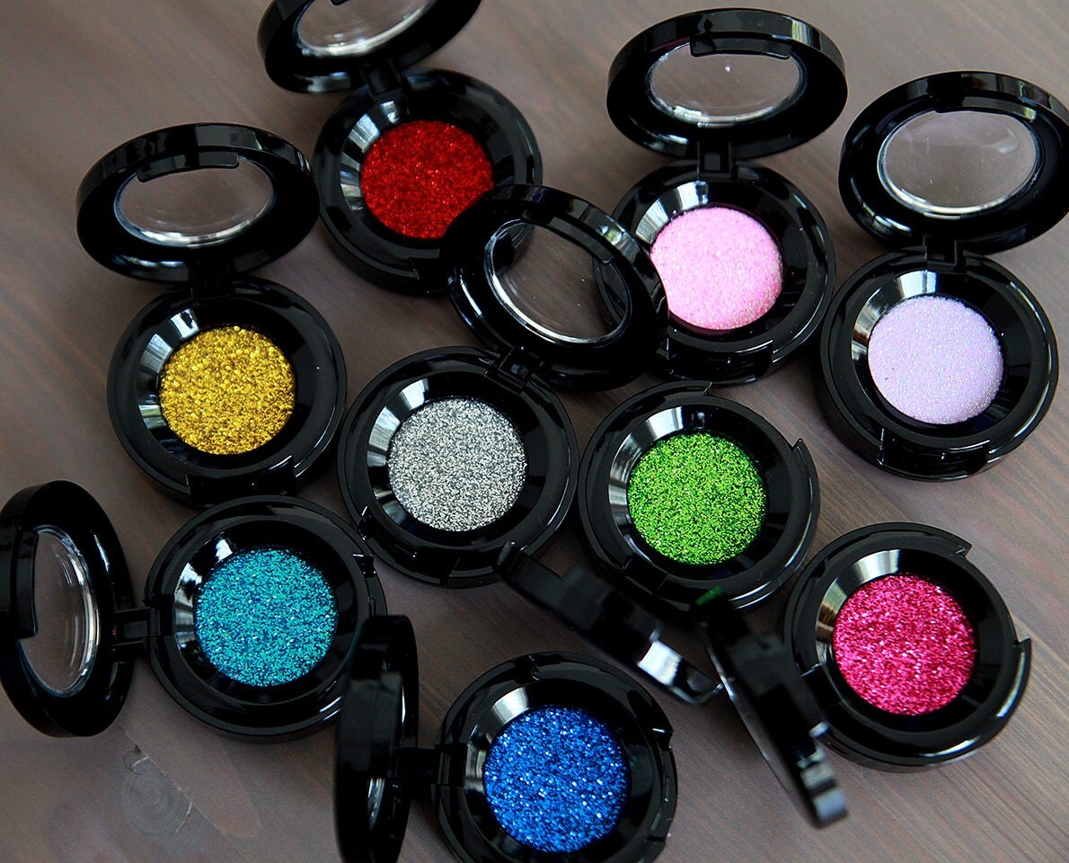Pretend Glitter Pot Eyeshadow For Your Munchkin Fake Makeup