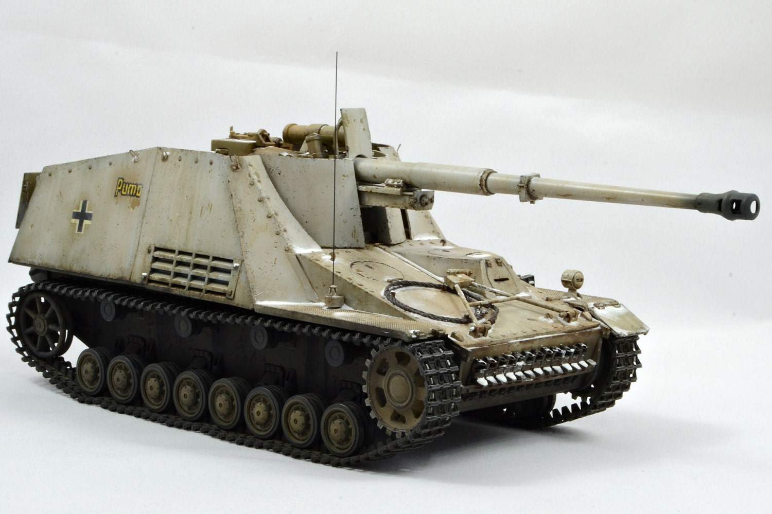 1/35 German Sd. Kfz. 146 Nashorn Tank Winter Camo