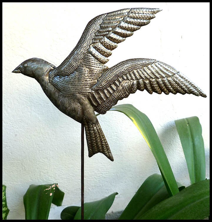 Garden Art Plant Stick Metal Bird Garden Ornament Yard