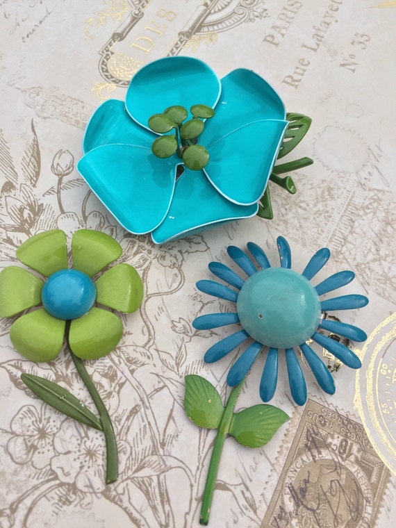 Vintage Enamel Flower Brooches Retro Mod Flower Pins 1960s