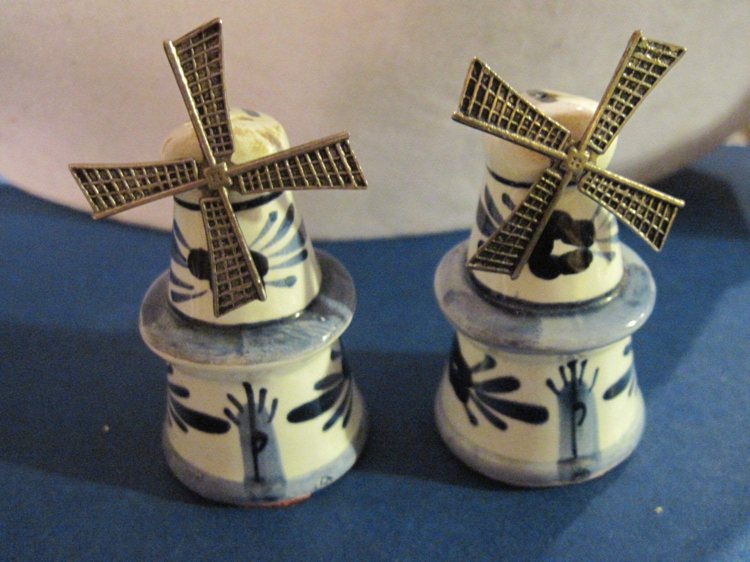 Vintage Windmill Salt and Pepper Shakers Look Like Delft