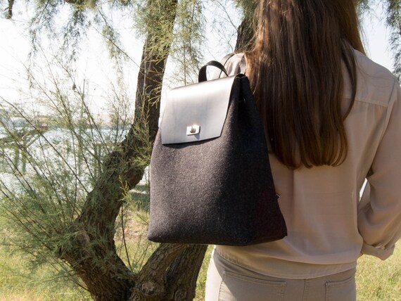 Felt and leather BACKPACK / charcoal backpack / felt backpack / black backpack / wool felt / handmade / made in Italy