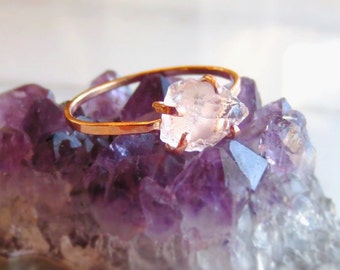 Raw Rose Quartz Ring Raw Pink Stone Ring Rough Stone Ring Raw Pink Stone Raw Rose Quartz Ring Alternative Engagement Rose Quartz Ring Raw