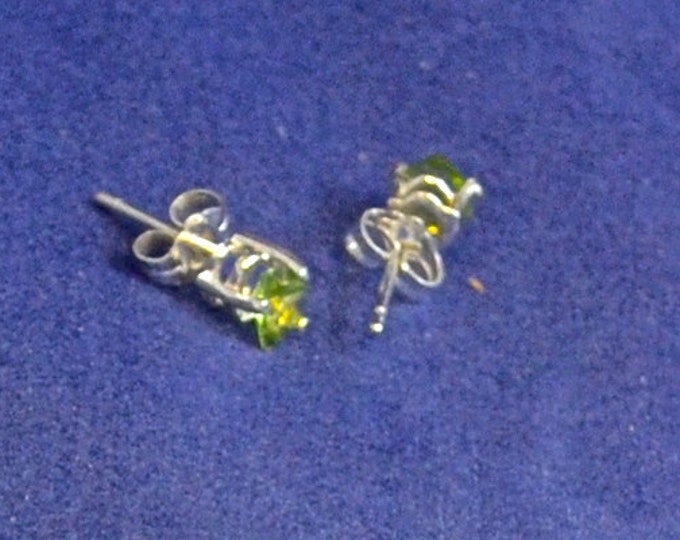 Peridot Trillion Studs, 5mm Trillion, Natural, Set in Sterling Silver E929