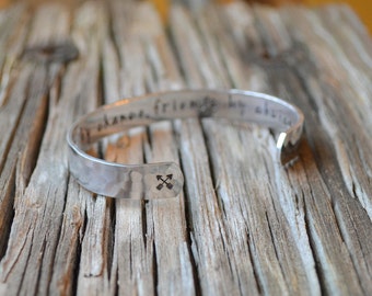 Sister Gift / Sisters jewelry/ Sister Bracelet / Personalized bracelet / Graduation Gift