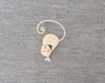 White cat brooch, Felted cat pin, Fiber art, Cat figurine, Christmas gift idea, For pet lovers, Kitten tail, Animal jewelry, Rhinestone pins