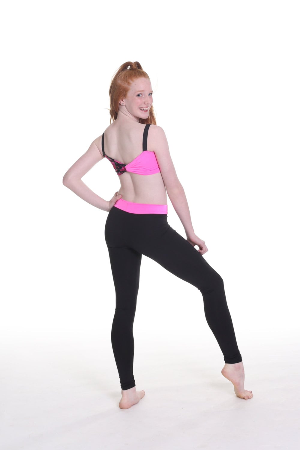 crop top and leggings set dance