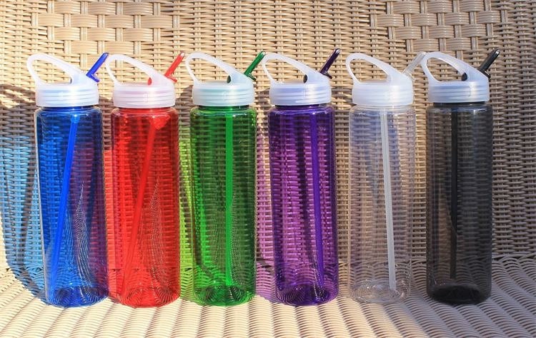 clear water bottles with straw in bulk