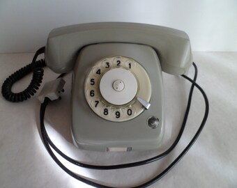 Vintage 1983 Rotary Dial Desk Telephone- Made in Poland ( TELCOM RWT ) - Gray telephone