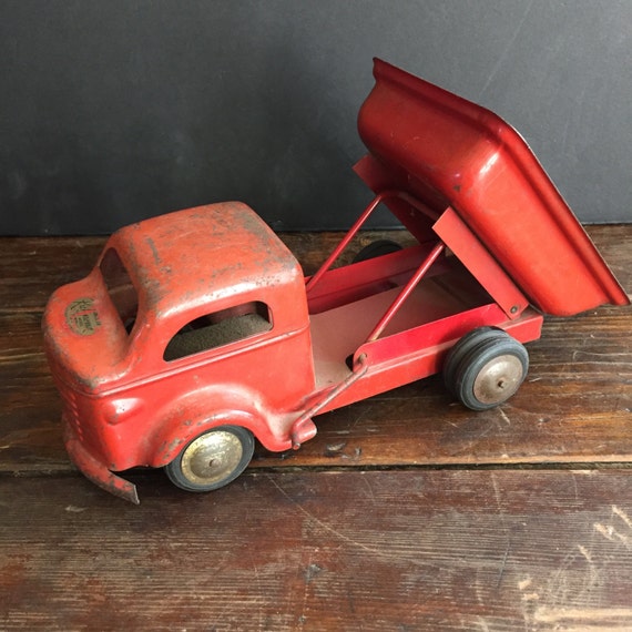 Vintage 1950's Richmond Scale Model Red Pressed Steel Toy