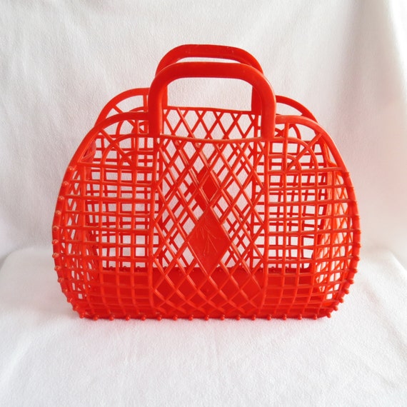 retro beach basket