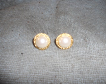 Nice Vintage Pierced Earrings