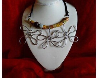 Daisy Necklace