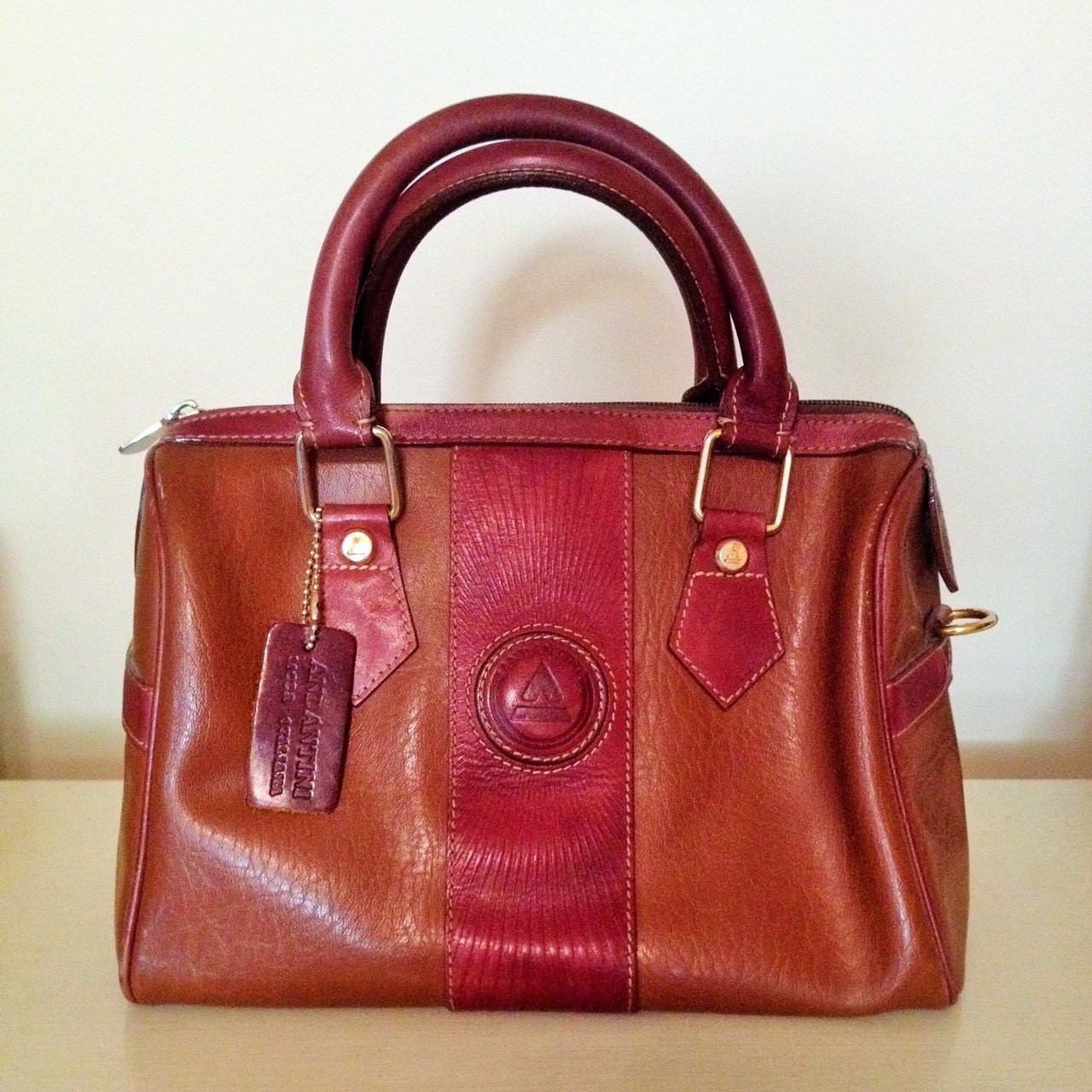 Genuine Andantini All Leather Handbag/Moda Italiana