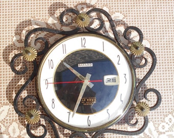 Horloge murale ronde en bois avec lunette en rotin - Mon Coin Maison