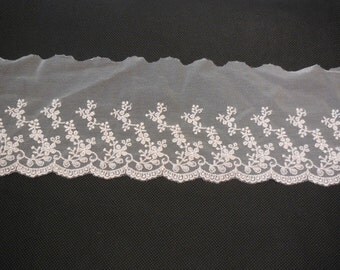 Baby pink floral tulle lace trim / dressing hemming baby pink lace trimming is for sale. Sold by Per Yard 90cm