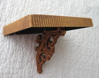 Small plastic wicker shelf by Homco 1978