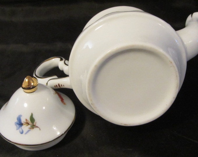 Vintage Individual China Tea Pot, Small Tea Pot, Display Pot, Flower Pot, Kitchen, Serving, Dinning, Tea Pot