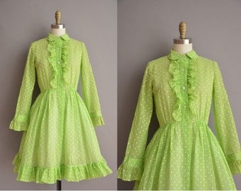 50s green polka dot vintage cotton dress / vintage 1950s dress