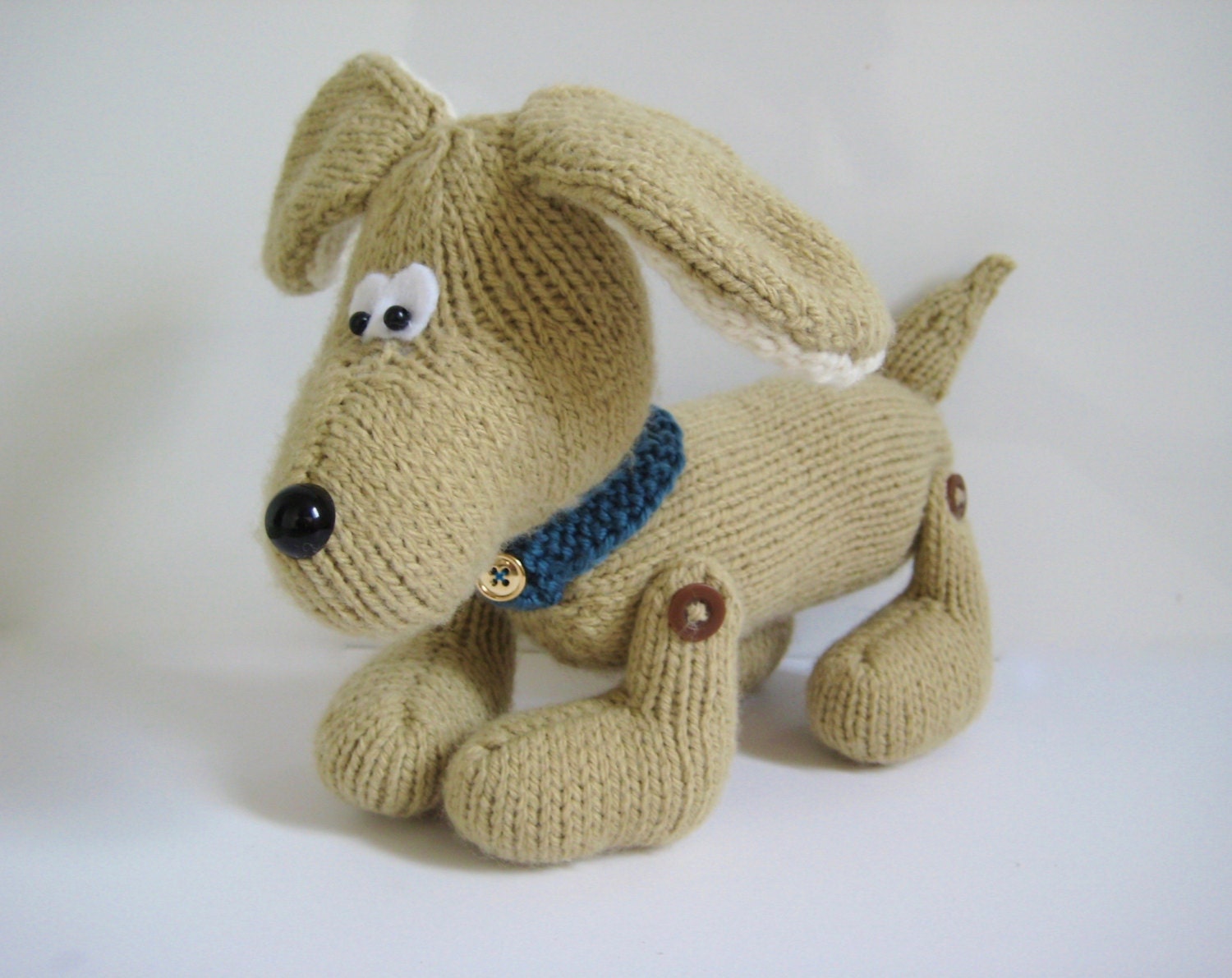 Biscuit the Dog toy knitting pattern