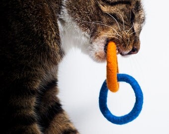 Wool Ring Cluster Cat Toy