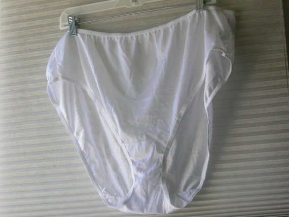 vanity fair white nylon panties size 5