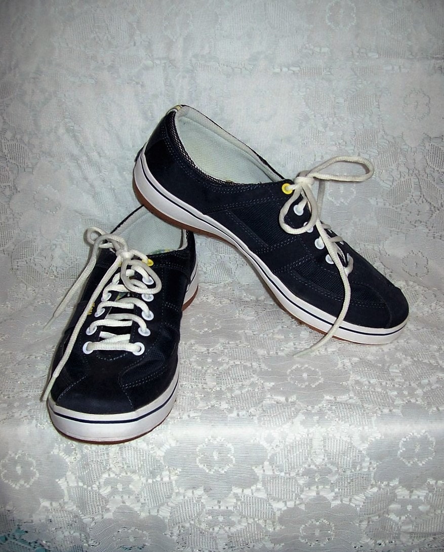 womens vintage canvas sneakers