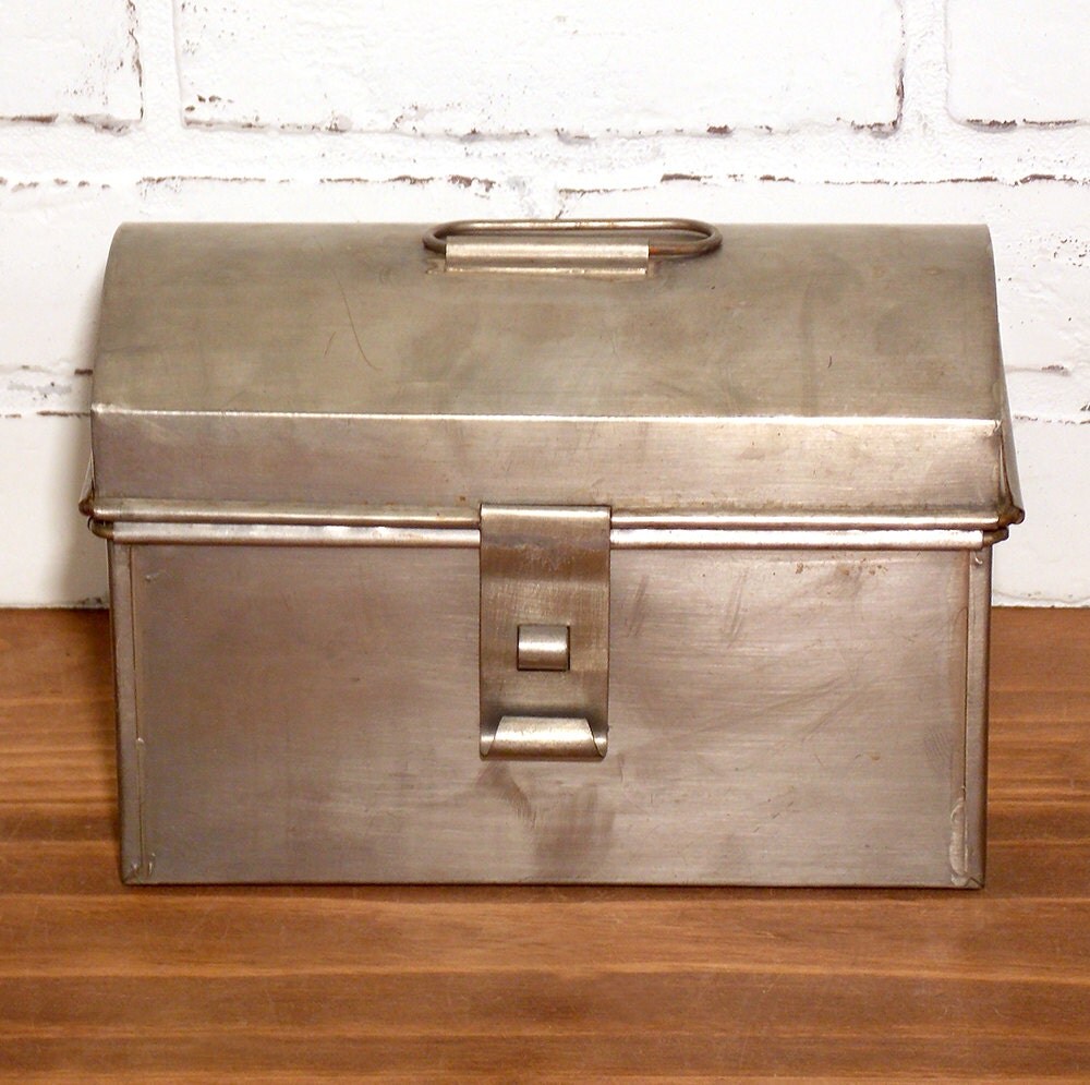 Metal Cest Storage Organizer Box with Hinged Lid and Handle