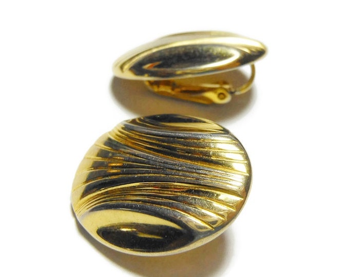 FREE SHIPPING Gold disc clip earrings, Art Deco style, etched design, lightweight oval disc