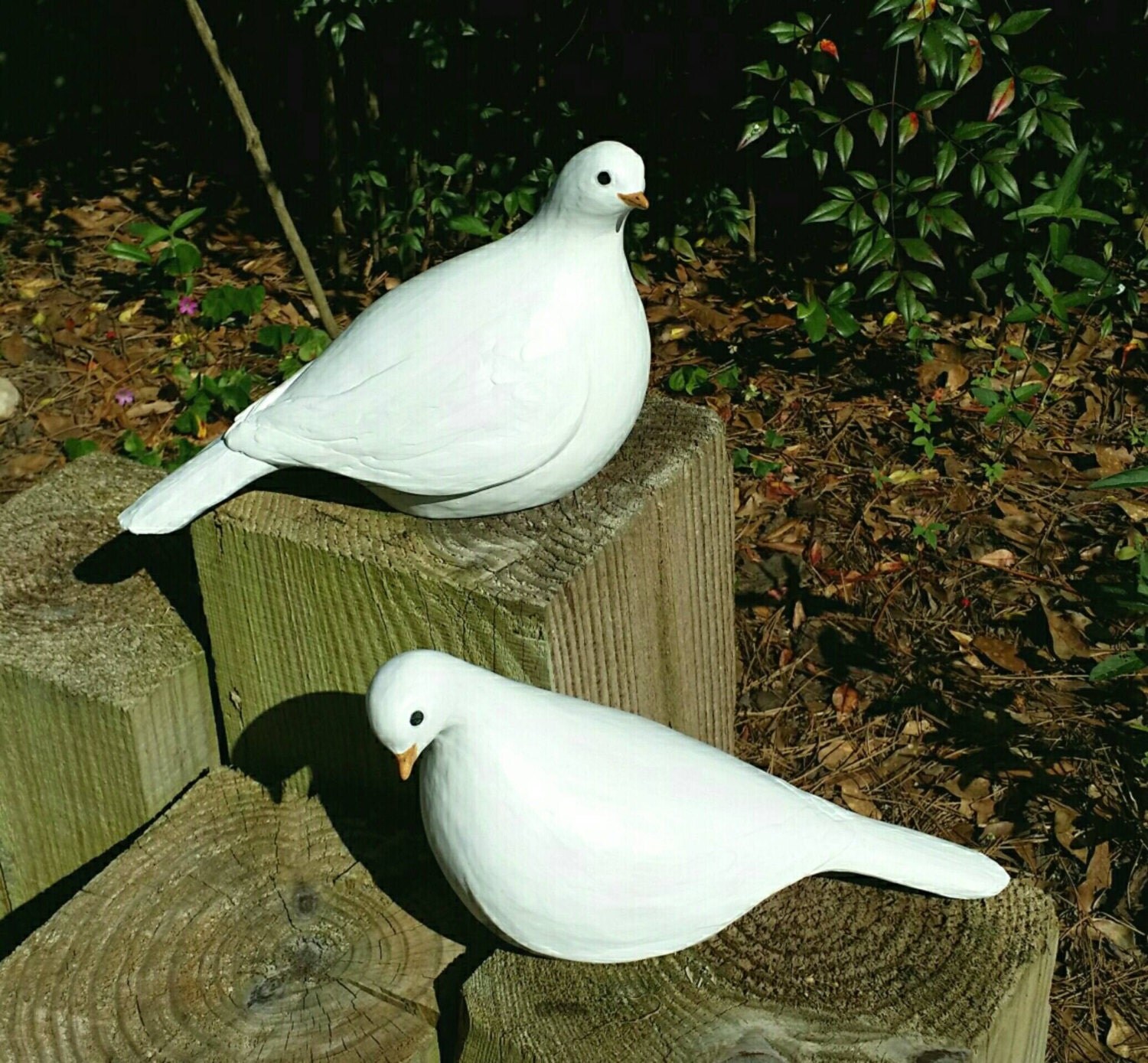 Two Large White Dove Statues Garden Statue/Sculpture Bird