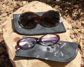 Silver Skull Eyeglass/Sunglasses Case
