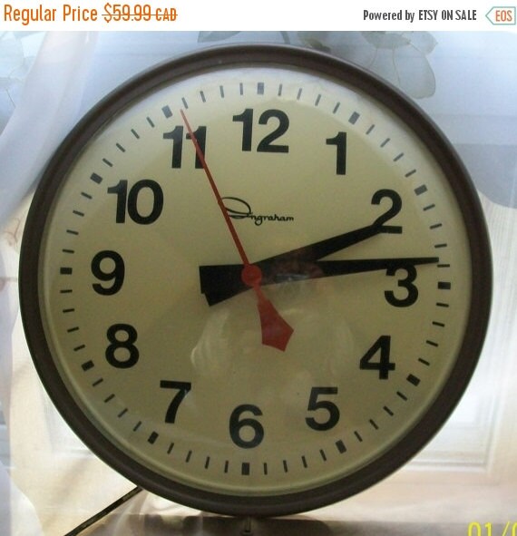 Retro Ingraham wall clock domed glass face front by NewtoUVintage