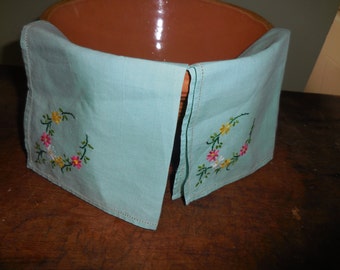 2 Vintage Embroidered Handkerchiefs Pastel Green